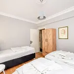 Qbra House